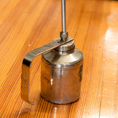 #24214 Vintage Oil Can image 3