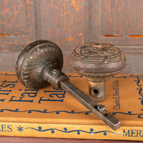 #44949 Antique Lockwood Rochefort Doorknobs image 6