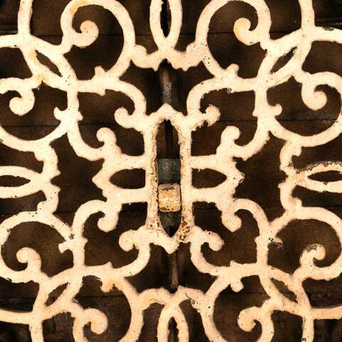 #46760 18" Round Cast Iron Heat Grate Vent Cover image 2