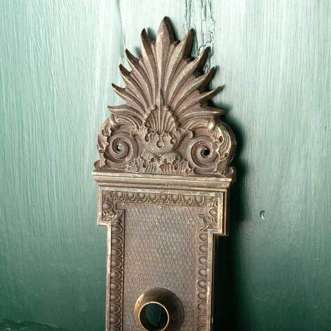 #47986 Antique Ohio Statehouse Doorknob Backplate image 5