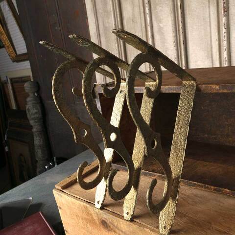 #52934 Set of 3 Vintage Metal Wall Shelf Brackets image 2