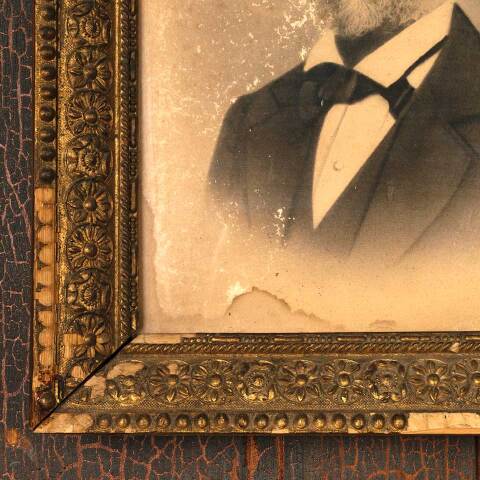 #54069 19x22 Antique Picture Frame with Portrait image 6