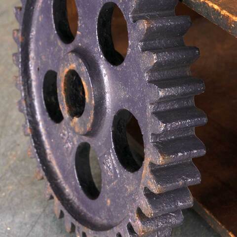 #54148 9" Cast Iron Industrial Gear image 3